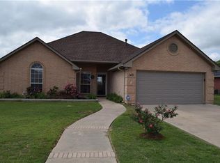 145 N Point Dr, Krum, TX 76249