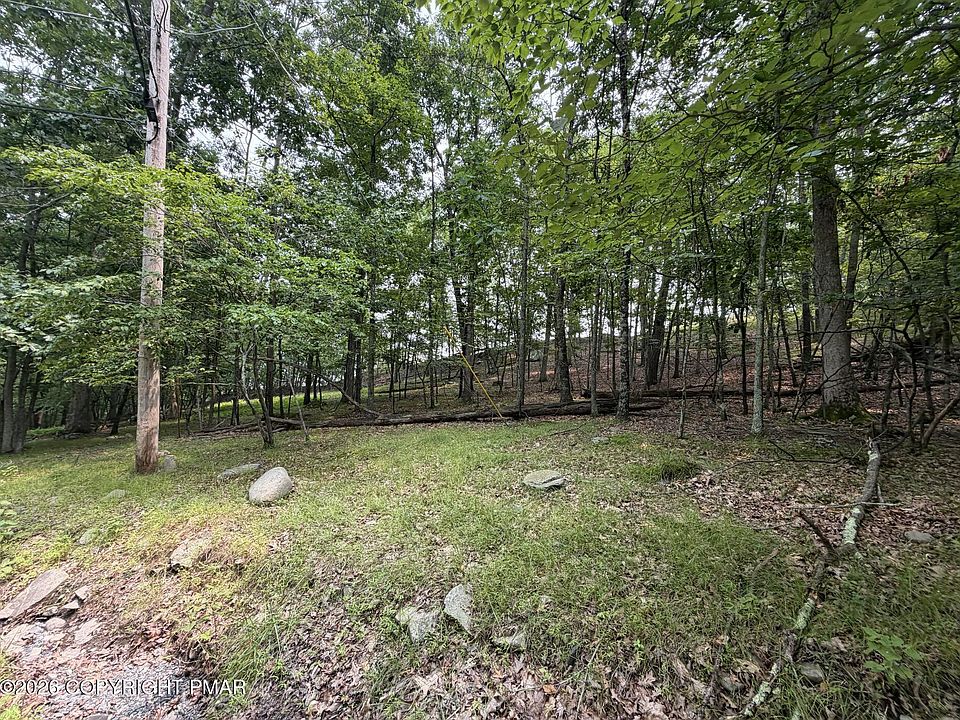 2nd image of 286 Hillock Ct