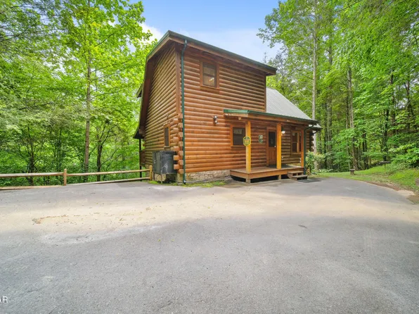 756 Yona Trail Way, Gatlinburg, TN 37738