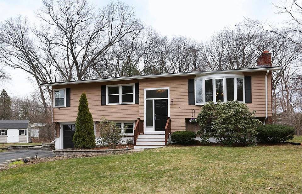 1st image of 14 Dawson Dr