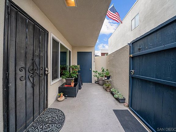 4th image of 832 13th St Unit A