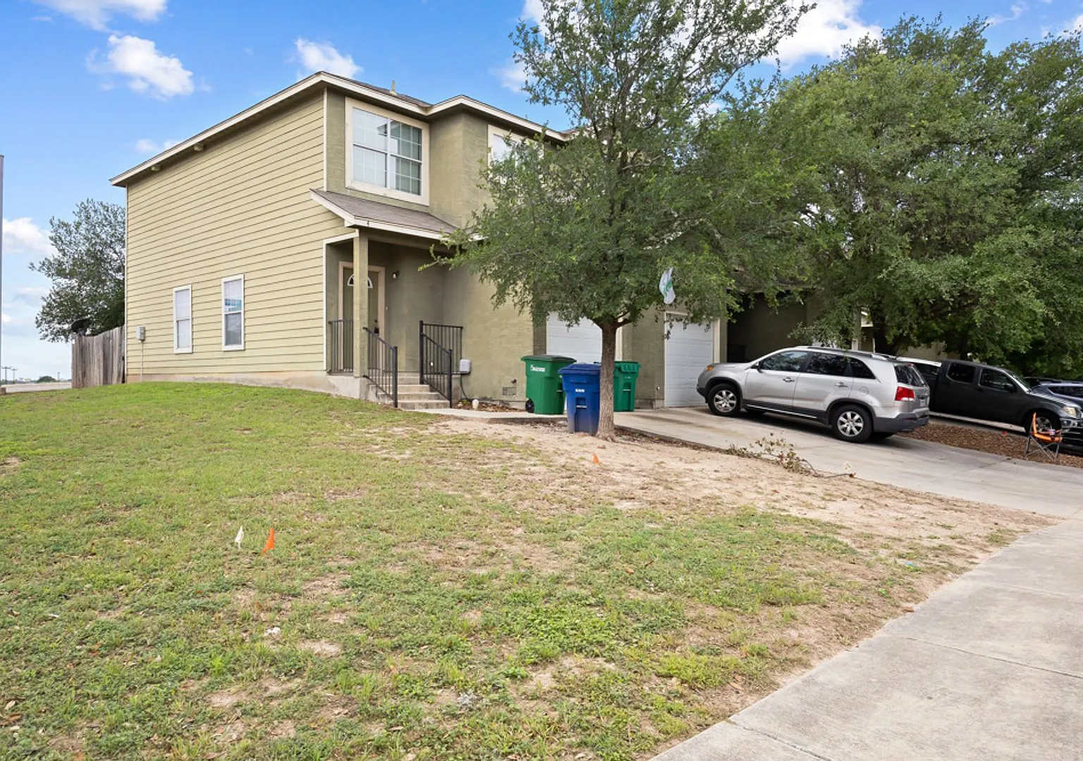 3 bedroom and 2.5 bathroom located in The Gardens at The Summit Subdivision — Photo 2