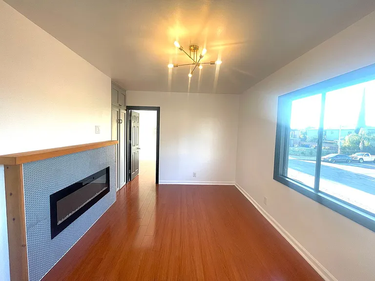 5304 Union Pacific Ave — Photo 9