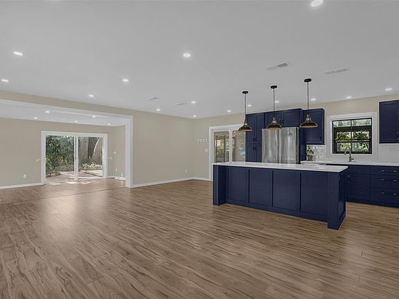 5th image of 10945 Big Tree Ln