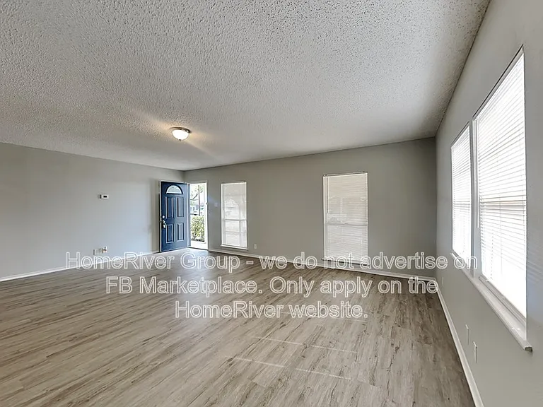 911 Hickory Hill Dr — Photo 5