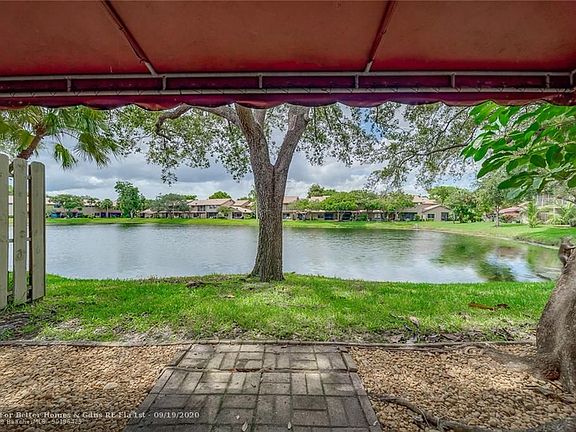 4th image of 9010 Vineyard Lake Dr Unit 9010