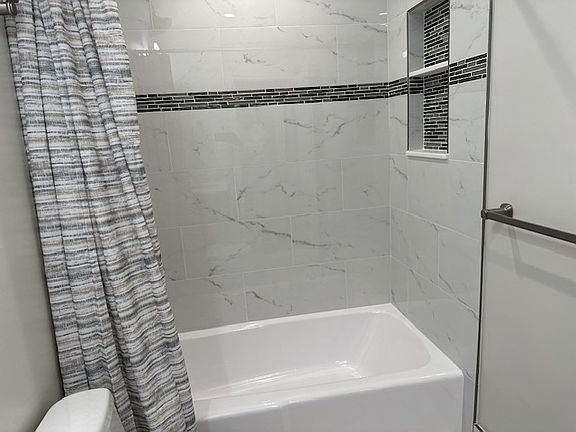 4th image of 69 Milliken Ave APT 18A