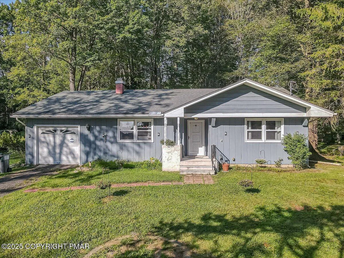 110 Elm Dr photo 1