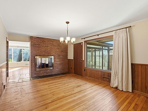 5th image of 3134 Herrick Rd