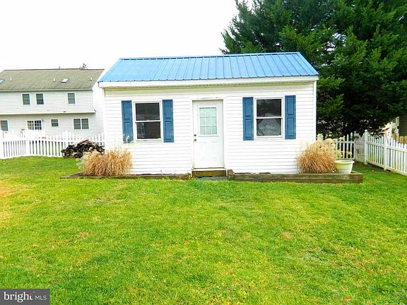 3rd image of 438 Hostetter Dr