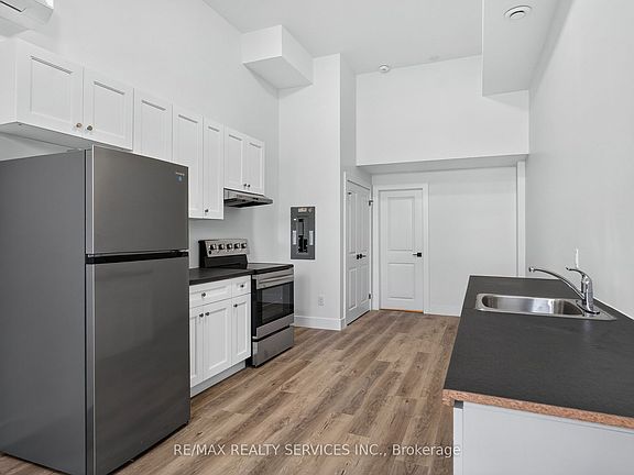 5th image of 260 King St #3