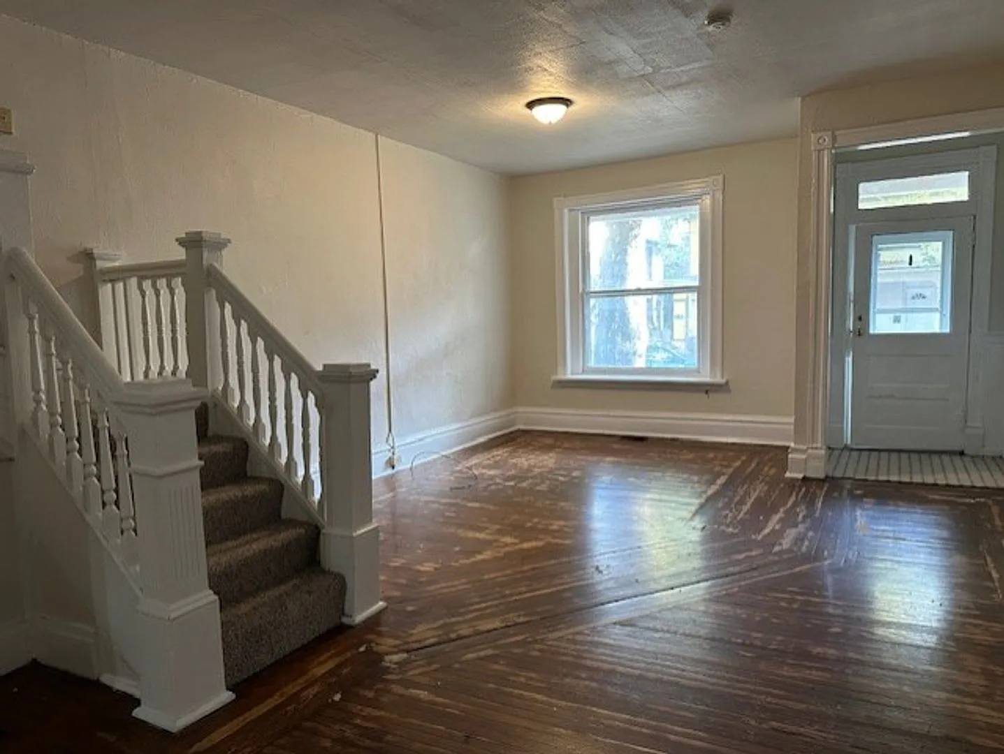 Spacious 4-Bedroom, 1.5-Bathroom Row Home For Rent in Harrisburg, PA, located within the Harrisbu... — Photo 3