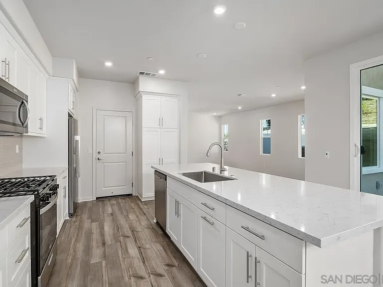 1523 Wingwood Ln — Photo 10