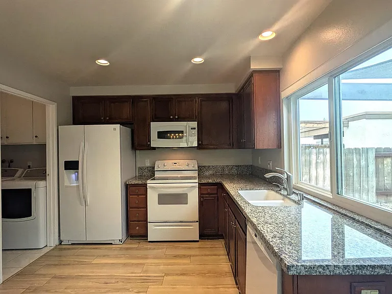 5057 Abuela Dr — Photo 7