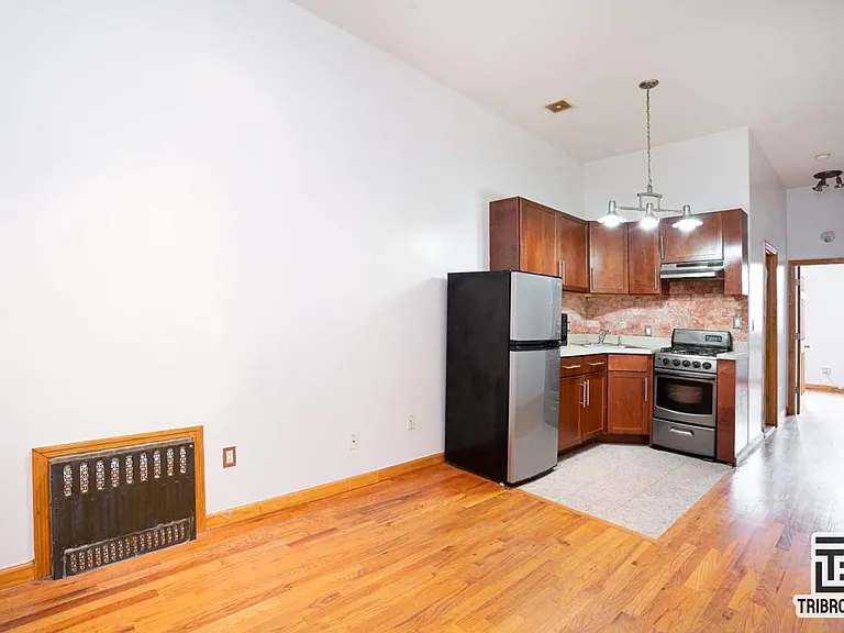 96 Moore St #2L — Photo 3