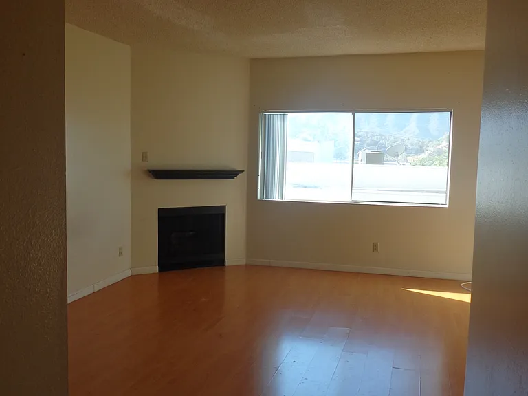 Tujunga Villas — Photo 13