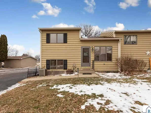 1700 Pleasant View Dr APT 103, North Mankato, MN 56003