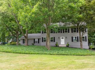 7391 Far Hill Dr, Concord Township, OH 44077