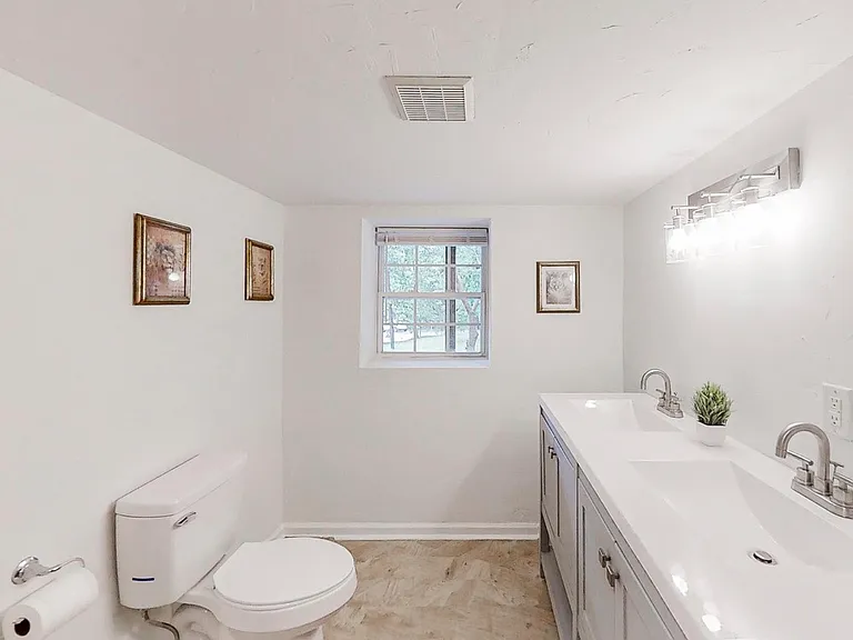 6029 Ridge Dr SE — Photo 3