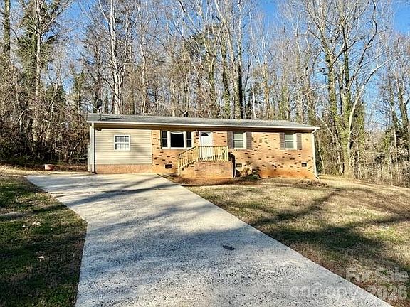 2nd image of 2120 Fallsdale Dr