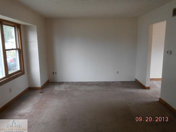 3rd image of 704 Trenton Pl
