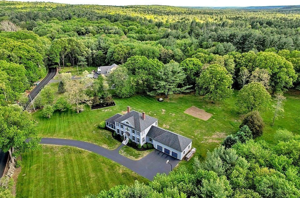 129 South St, Upton, MA 01568 Zillow