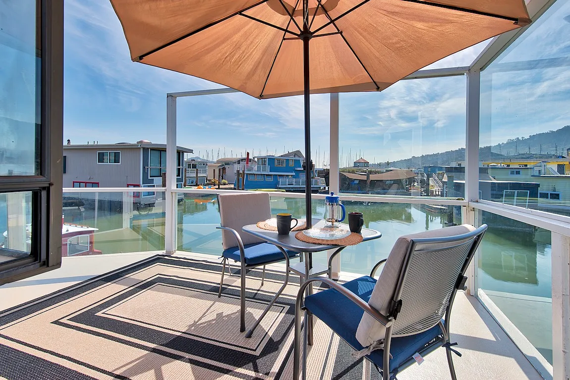 2 bed, 900 sqft, $6,000 — Photo 2