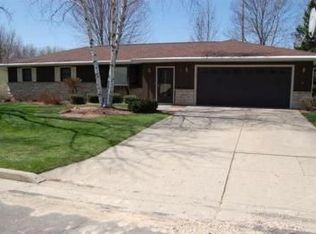 412 Rich St, Horicon, WI 53032