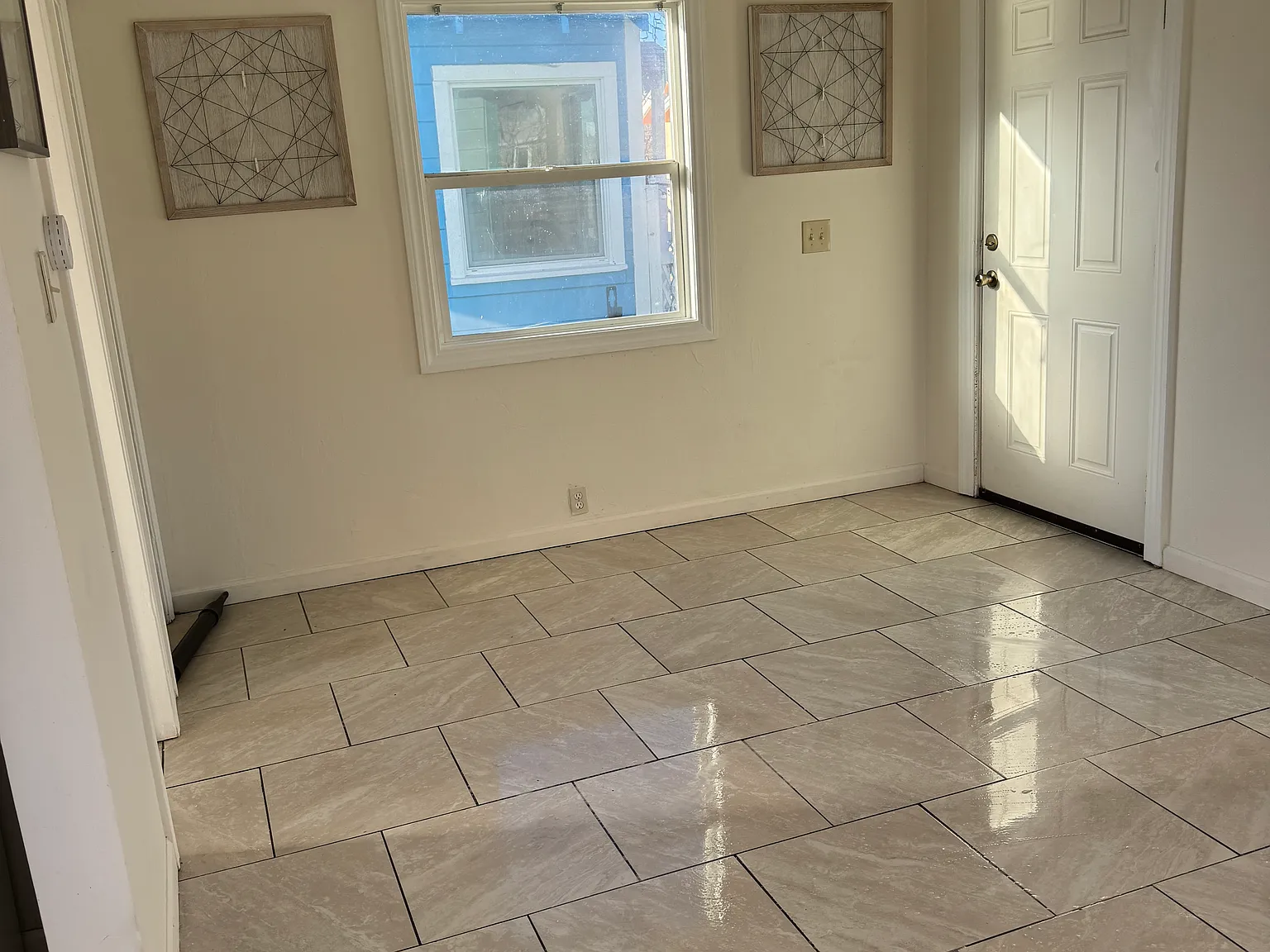Studio, 400 sqft, $900 — Photo 3