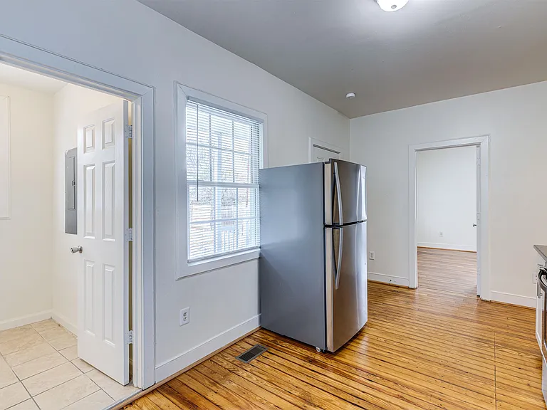 2922 Noble Ave #A — Photo 14