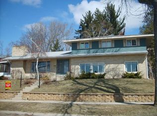 1031 W Conant St, Portage, WI 53901