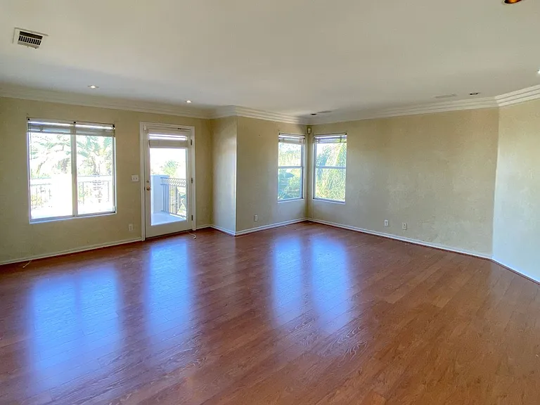 306 Edgemont Dr — Photo 18