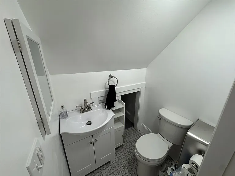 10 Burnham St — Photo 10