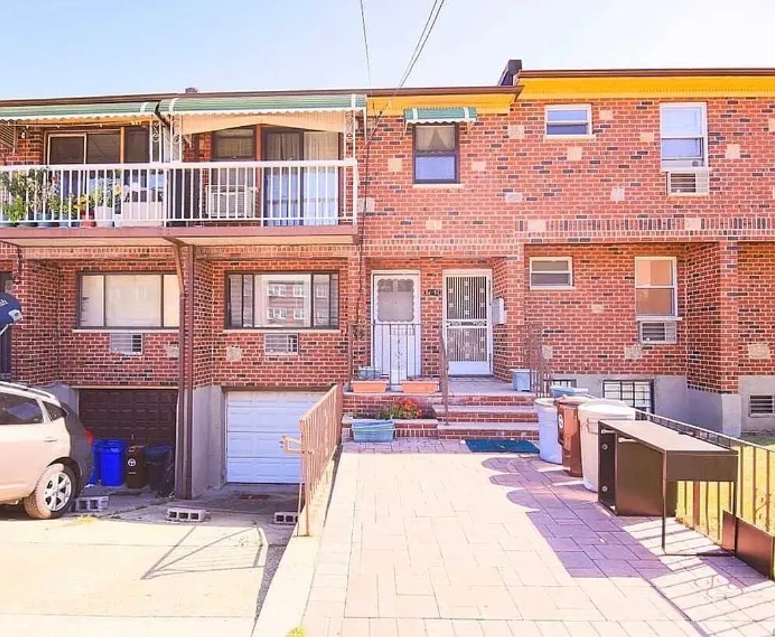 2 bed, 750 sqft, $2,300 — Photo 1