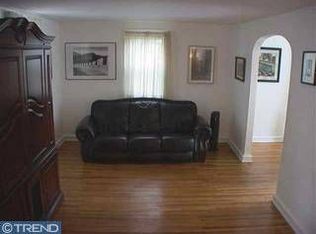 950 Wellington Rd, Elkins Park, PA 19027