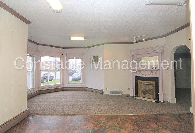 1st image of 109 E Clinton St Ste 1