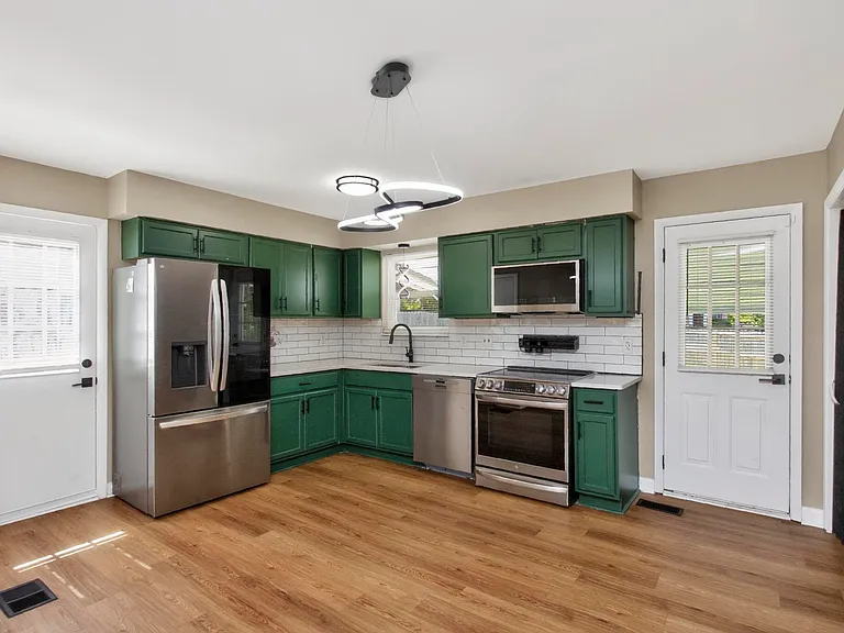 3153 Towne Village Rd — Photo 9