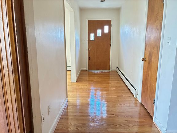 4th image of 4021 Clairmont St SW