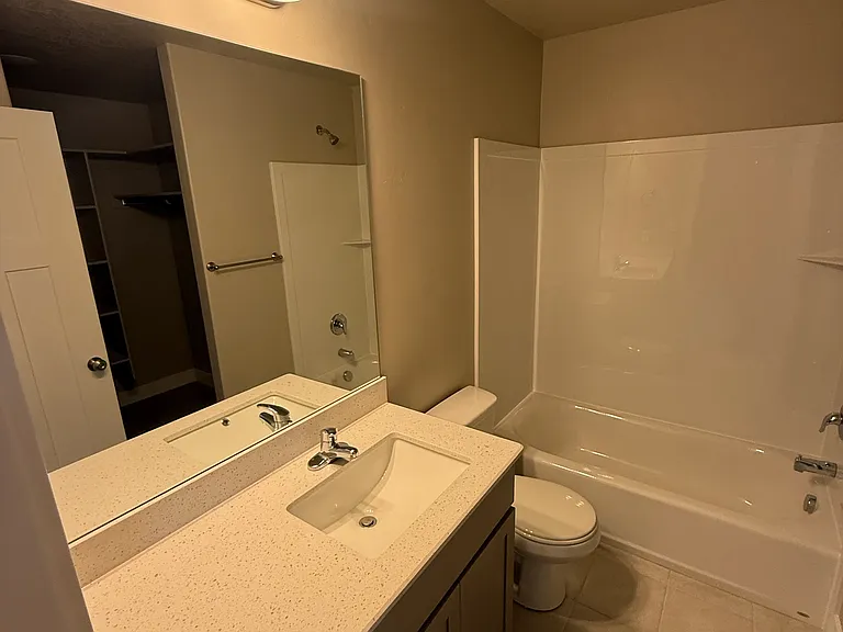 1431 W 500 N — Photo 10