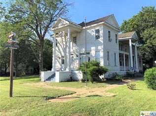 408 S Railroad Ave, Calvert, TX 77837