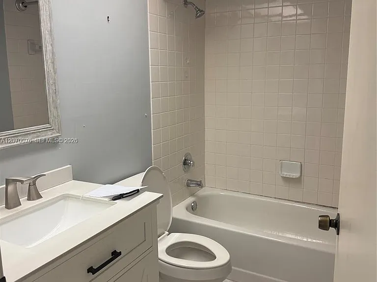 2255 SE 27th Dr #102 — Photo 1