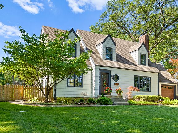5th image of 6013 W 61st St