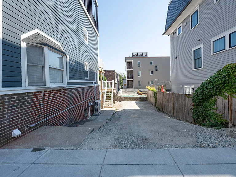 465 E 8th St #1 — Photo 13