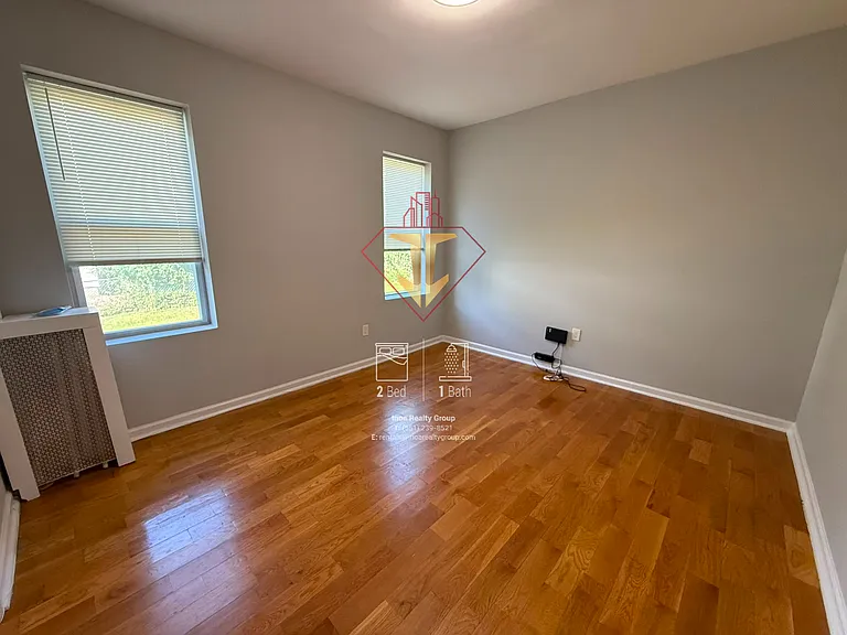 146-150 Manhattan Ave #3 — Photo 8