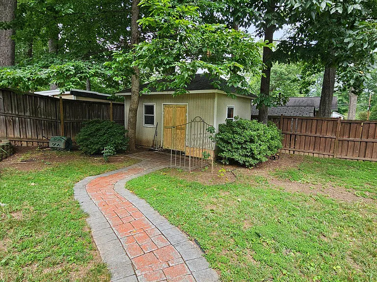 8913 Cromwell Dr — Photo 27