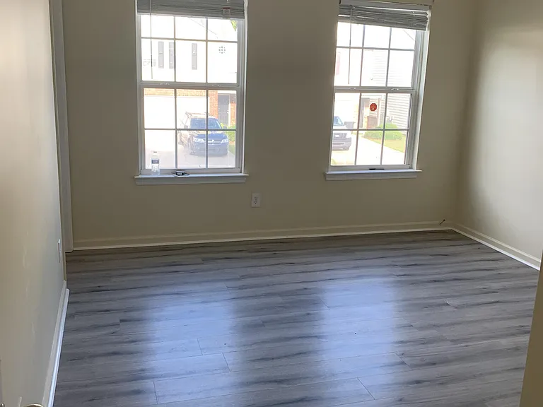 5185 Hanover St — Photo 9