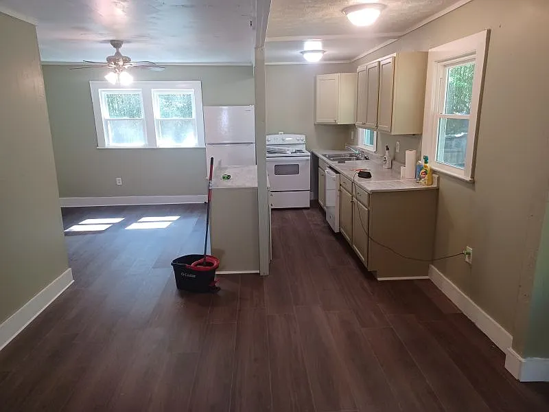 3 bed, 1581 sqft, $1,800 — Photo 3