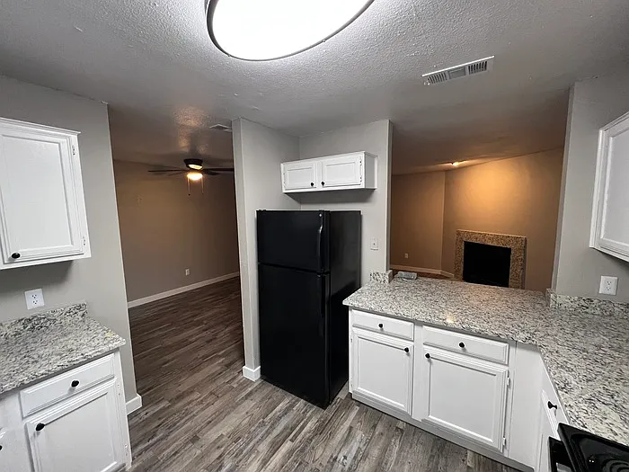 2 bed, 2.5 bath, 1262 sqft, $1,895 — Photo 3