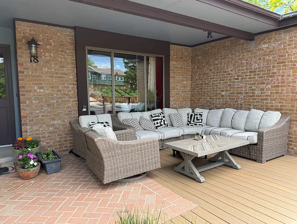 5 bed, 3300 sqft, $1,100 — Photo 1