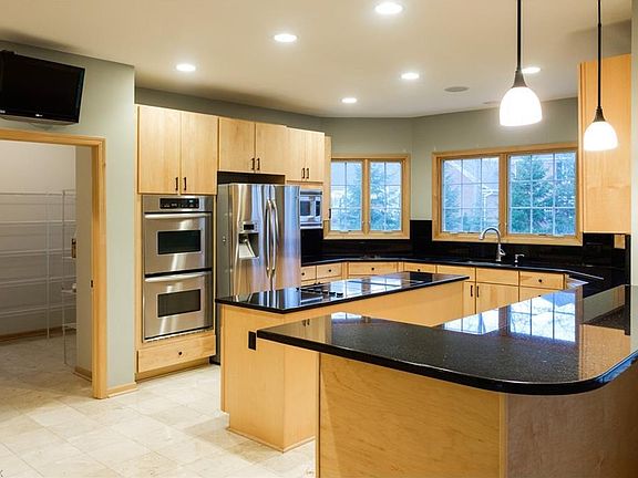 5th image of 670 Hardwick Dr